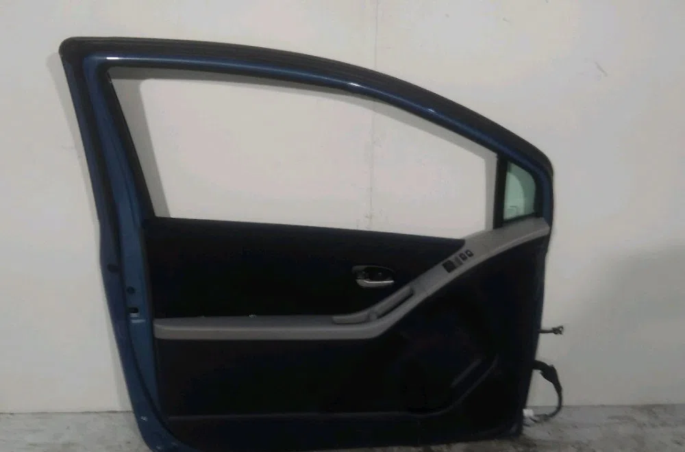 Porte avant gauche Toyota YARIS (_P9_) 1.4 d-4d (nlp90_) (2005-2012) occasion