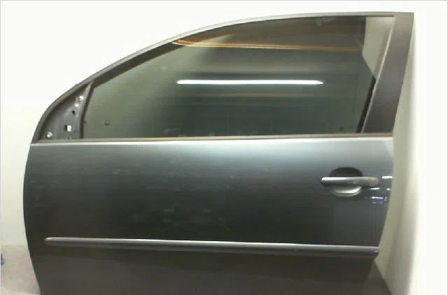 Porte avant gauche VOLKSWAGEN GOLF V  1.9 TDI 105ch occasion