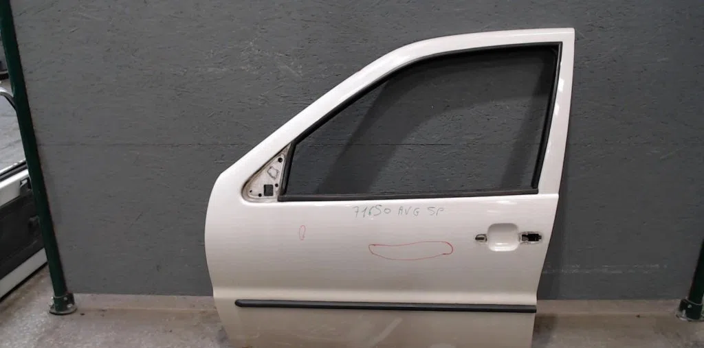 Porte avant gauche Volkswagen POLO III (6N1) 64 1.9 sdi (1996-1999) occasion