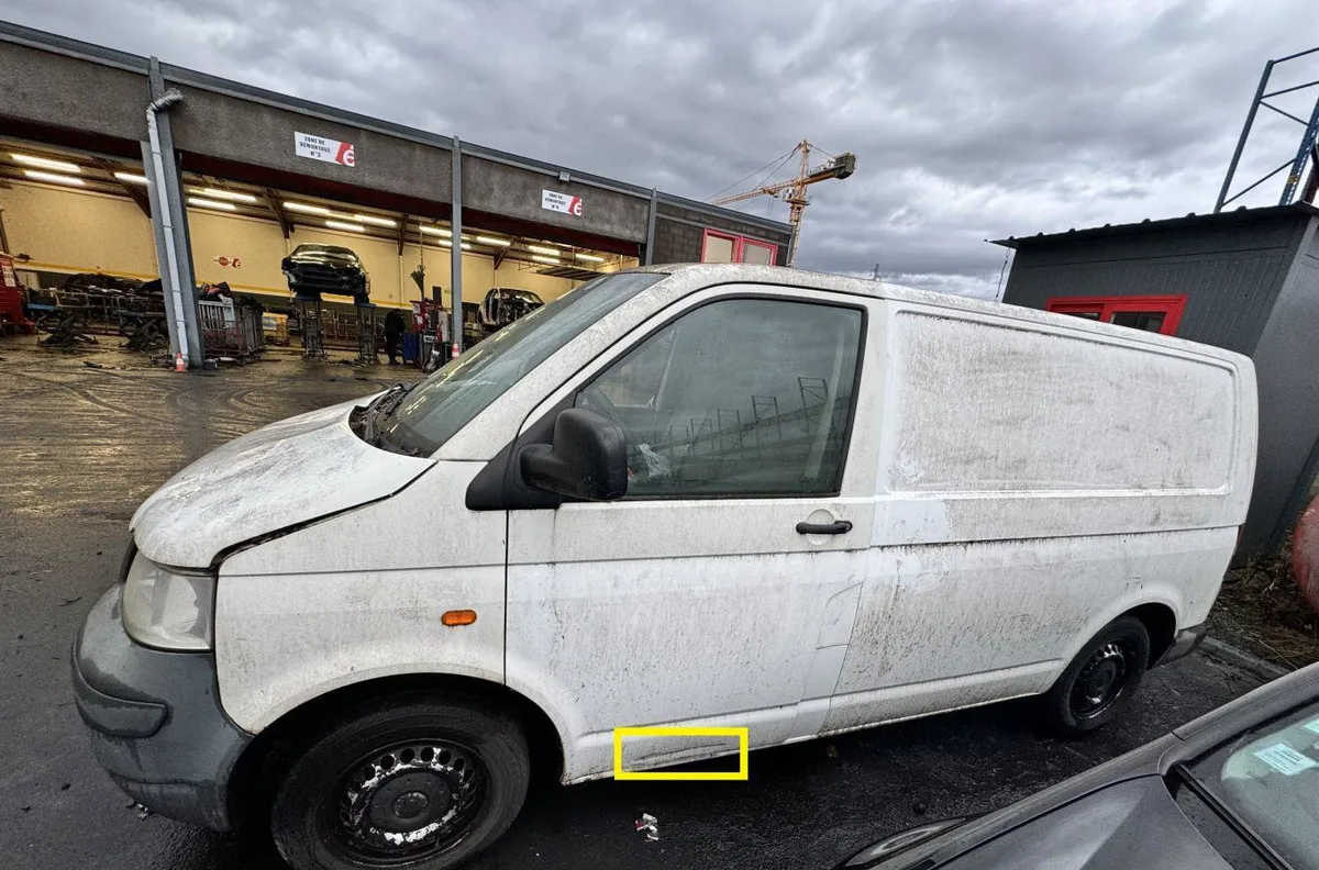 Porte avant gauche VOLKSWAGEN TRANSPORTER 5 PHASE 1 occasion