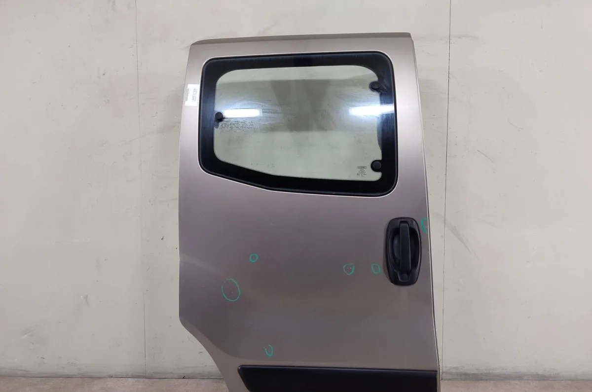 Porte coulissante d Citroen NEMO Monospace 1.4 hdi (2009) 5 portes occasion