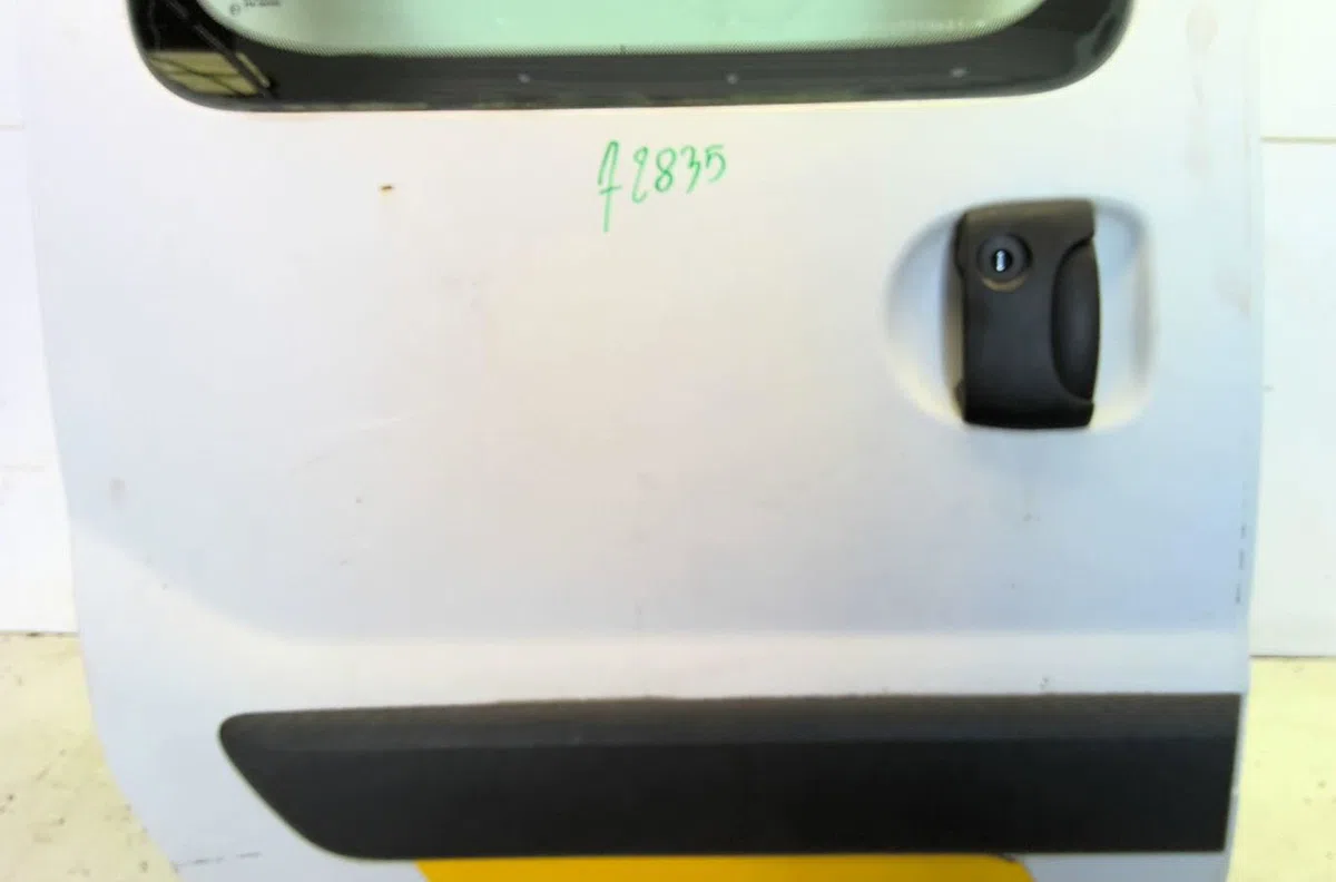 Porte coulissante d Renault KANGOO Express (FC0-1_) D 65 1.9 (fc0e, fc02, fc0j, fc0n) (1997) 4 portes occasion