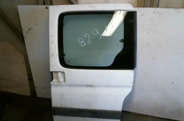 Porte coulissante g Peugeot PARTNER Monospace (5_, G_) 1.9 d (1999-2008) 4 portes occasion