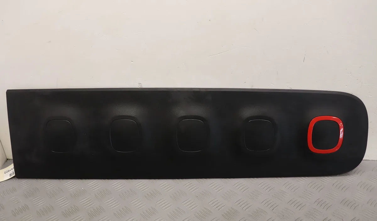 Protection porte avd Citroen C3 III (SX) 1.5 bluehdi 100 (sxyhyp, sxyhtu) (2018) occasion
