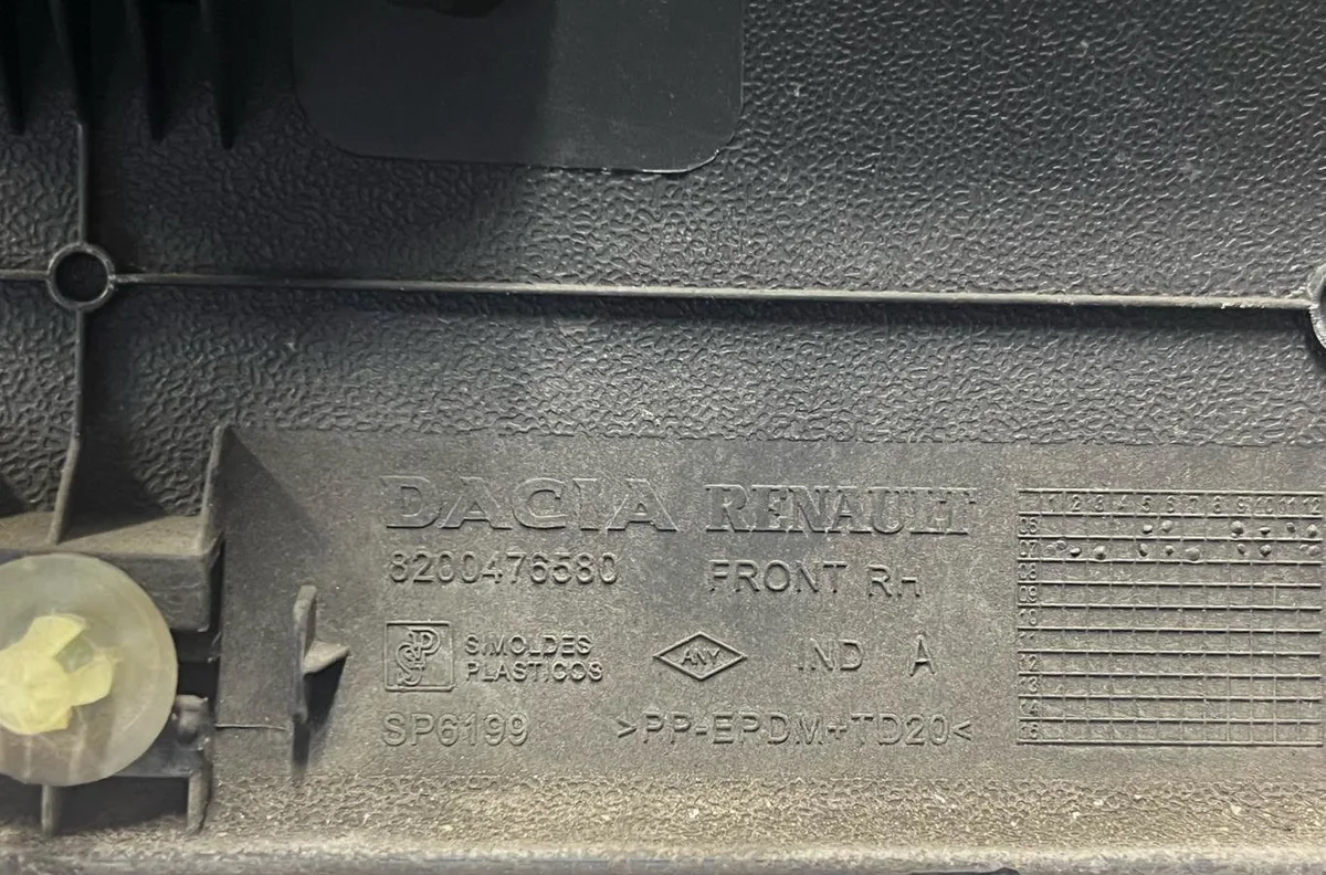 Protection porte avd DACIA LOGAN MCV 1 PHASE 1 BREAK occasion