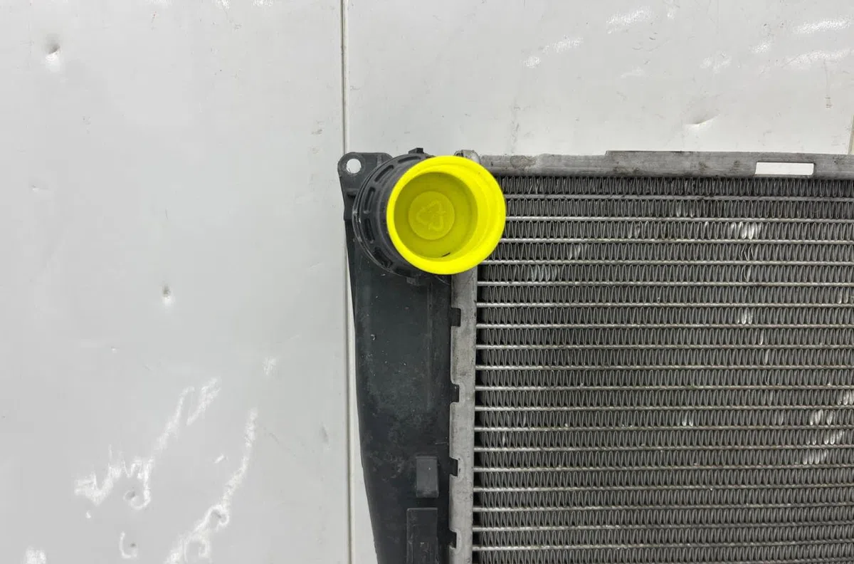 Radiateur BMW SERIE 1 E87 PHASE 2 occasion