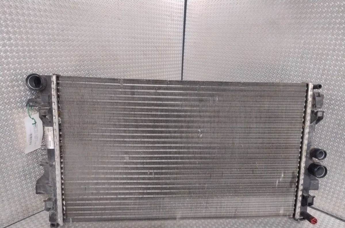 Radiateur Mercedes-benz VITO - MIXTO Camionnette (W639) 109 cdi (639.601, 639.603, 639.605) (2003) occasion