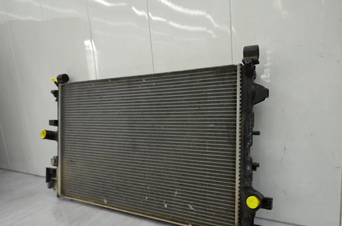 Radiateur SAAB 9.3 2 SPORT HATCH PHASE 1 BREAK occasion