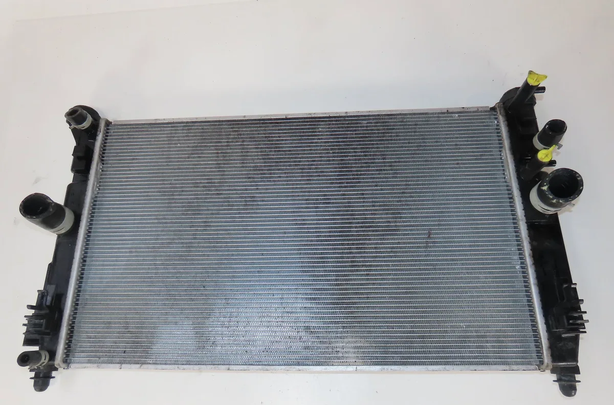 Radiateur Toyota YARIS (_P21_, _PA1_, _PH1_) 1.5 hybrid (mxph10, mxph11) (2020) 5 portes occasion