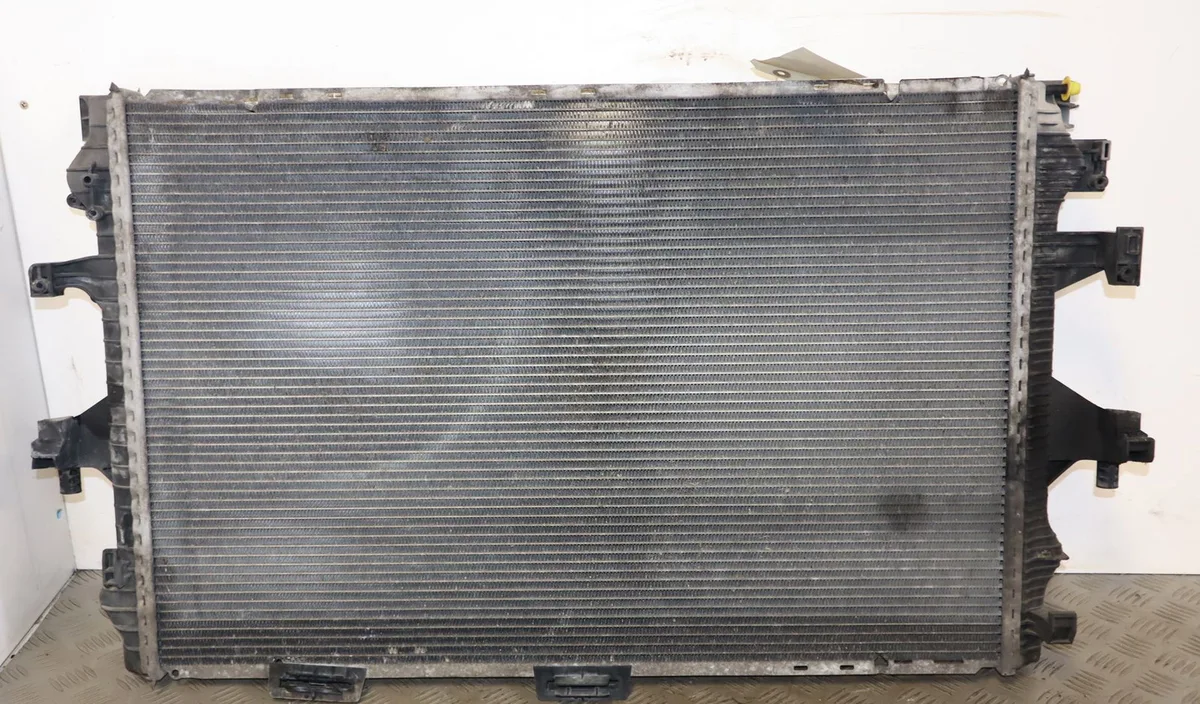 Radiateur Volkswagen TRANSPORTER V Autobus-Autocar (7HB, 7HJ, 7EB, 7EJ) 2.5 tdi (2003-2009) occasion