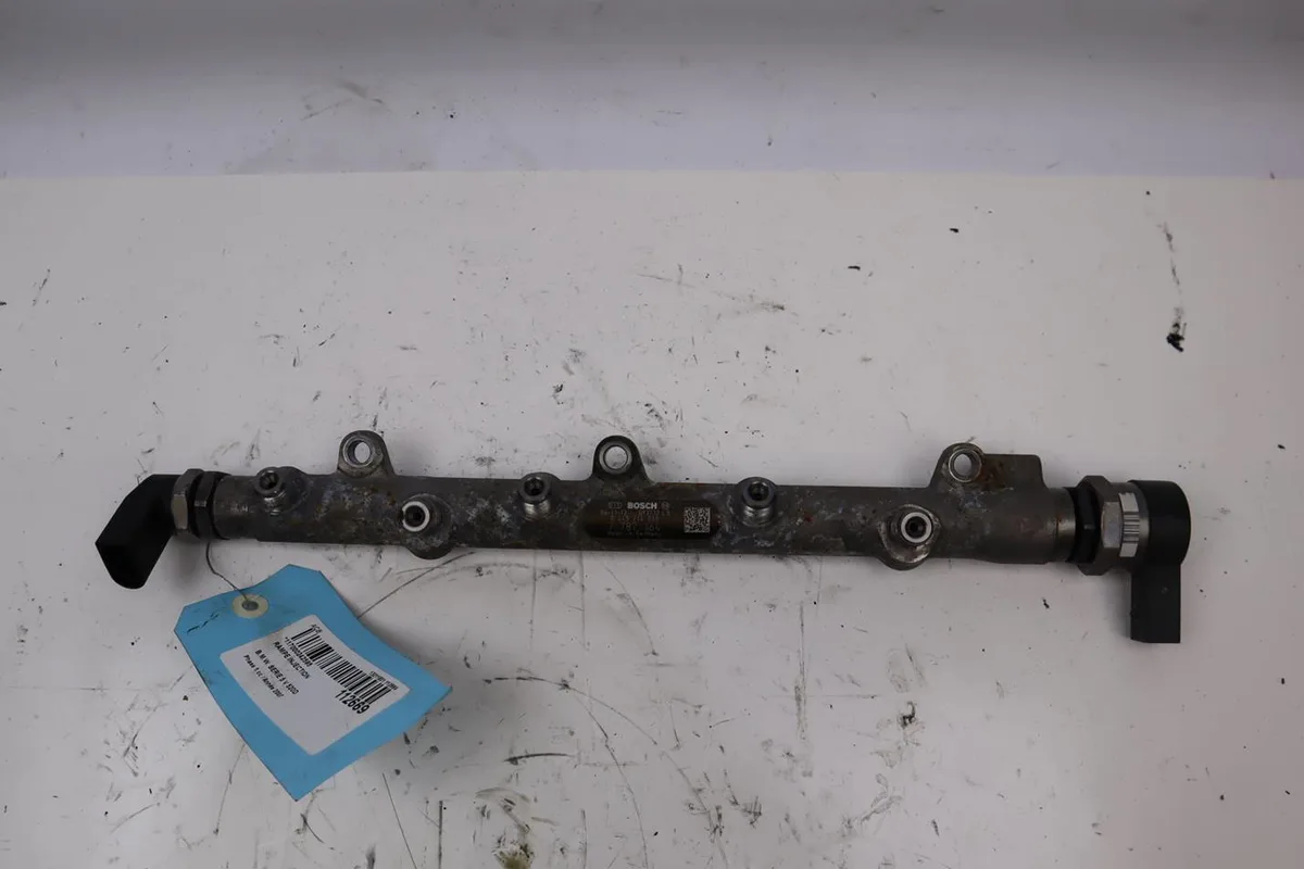 Rampe injection Bmw 5 (E60) 520 d (2005-2009) occasion