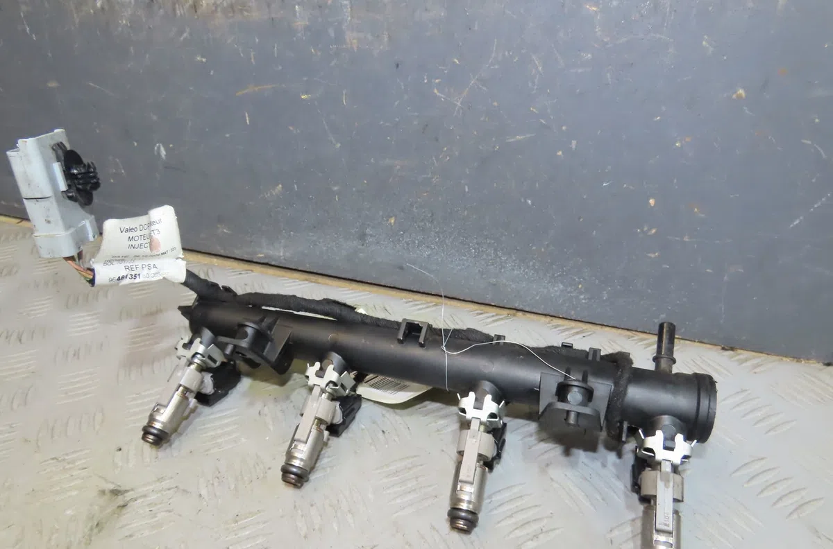 Rampe injection Citroen C4 I (LC_) 1.4 16v (2004-2011) occasion