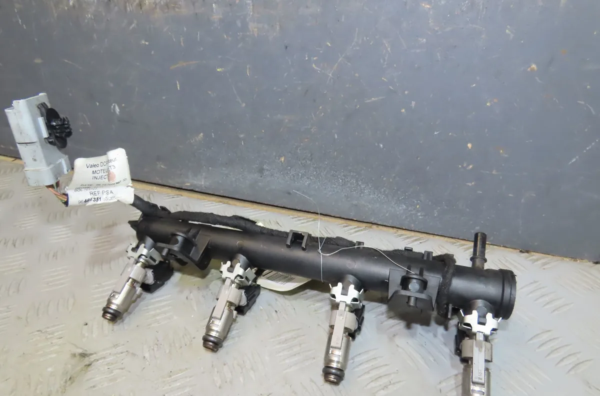 Rampe injection Citroen C4 I (LC_) 1.4 16v (2004-2011) occasion