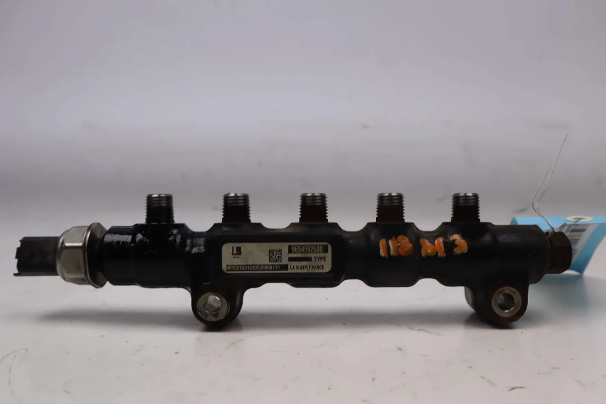Rampe injection Peugeot 206 3-5 portes (2A-C) 1.4 hdi eco 70 (2001-2009) 5 portes occasion