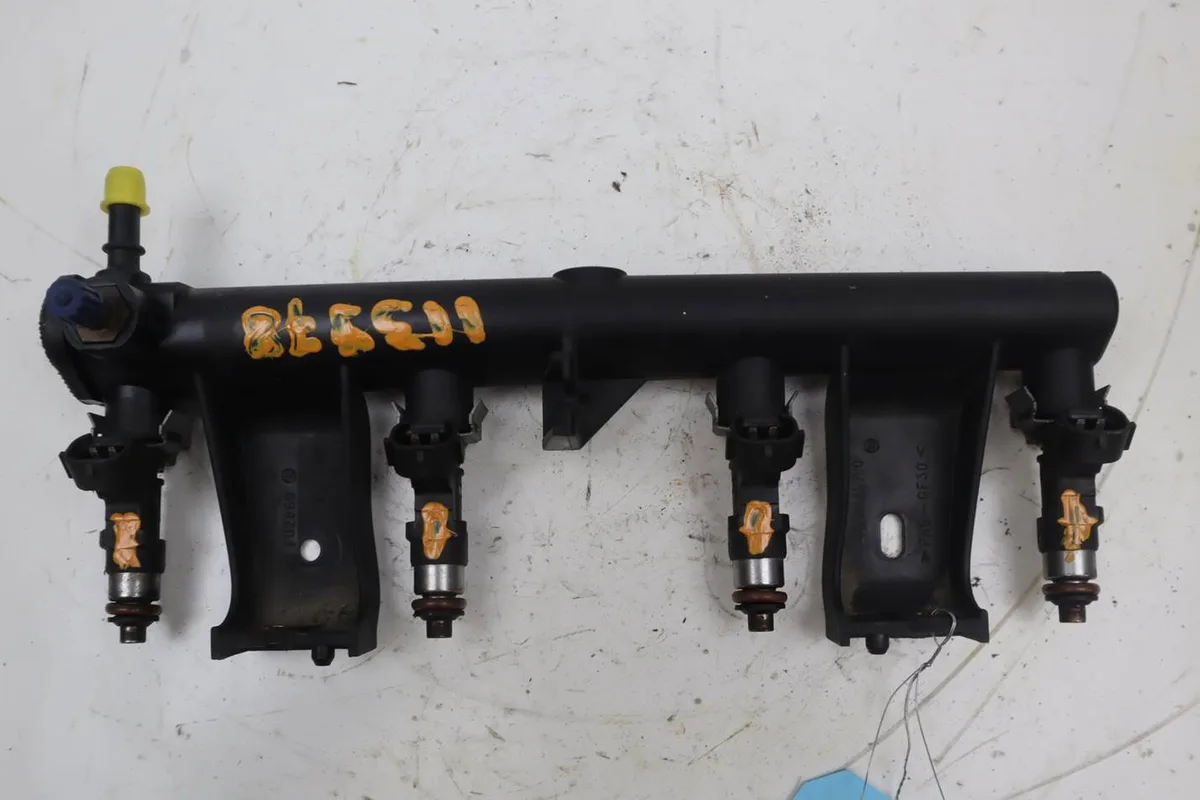 Rampe injection Peugeot 206 CC (2D) 1.6 16v (2dnfuf, 2dnfur) (2000-2007) 2 portes occasion