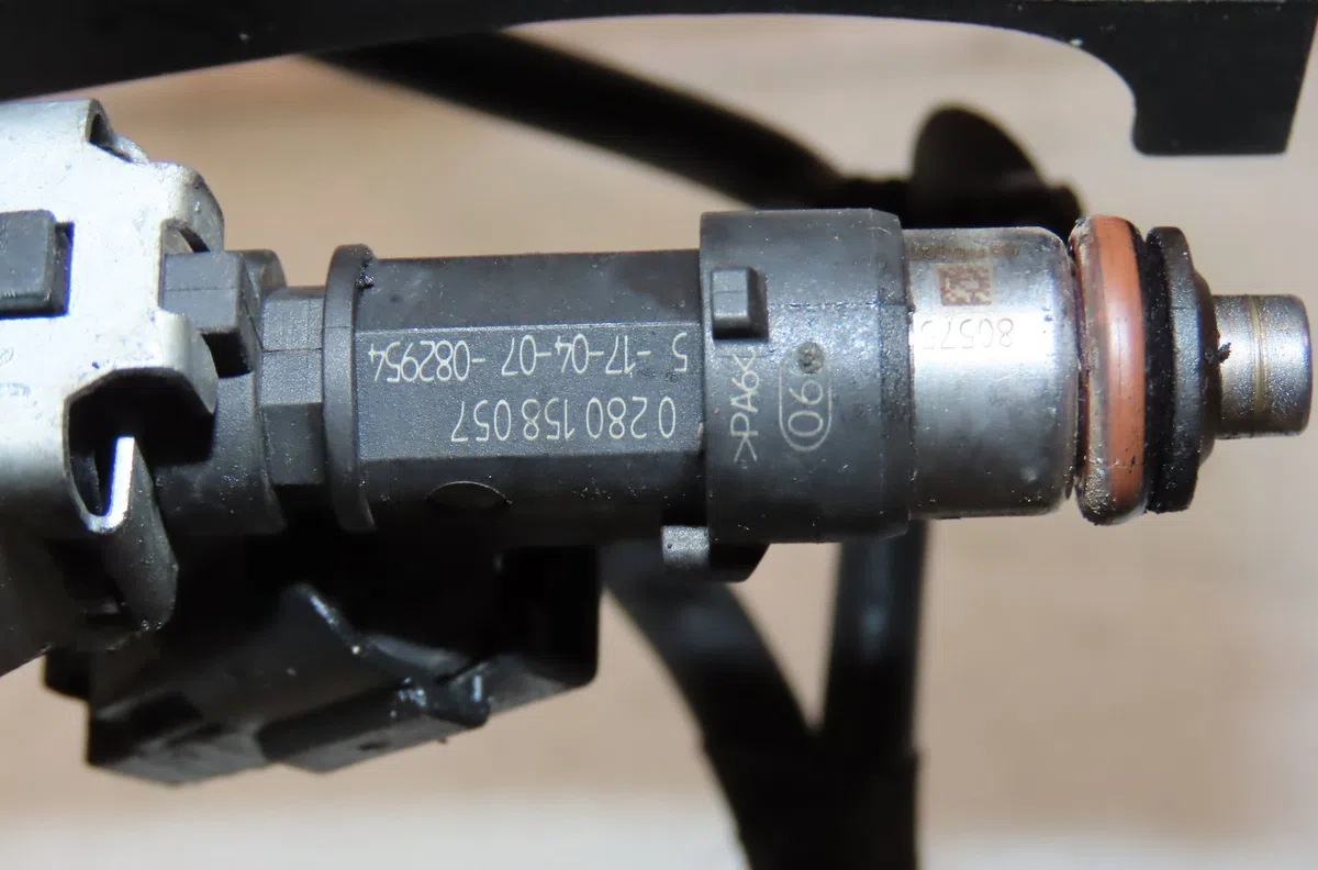 Rampe injection Peugeot 307 CC (3B) 1.6 16v (2003-2009) 2 portes occasion