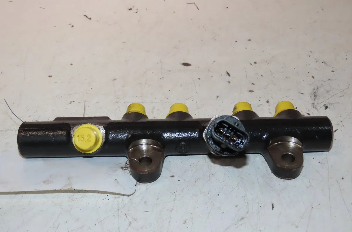 Rampe injection Renault KANGOO III Camionnette-Monospace 1.5 blue dci 75 (fjaa) (2021) occasion