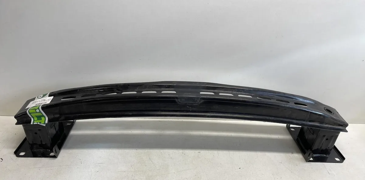 Renfort pare-choc avant Skoda OCTAVIA III (5E3, NL3, NR3) 2.0 tdi (2012-2020) occasion