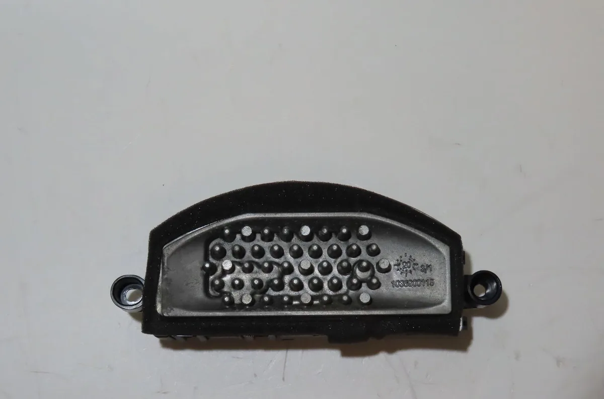 Resistance de chauffage Bmw 1 (F40) 118 d (2019) occasion