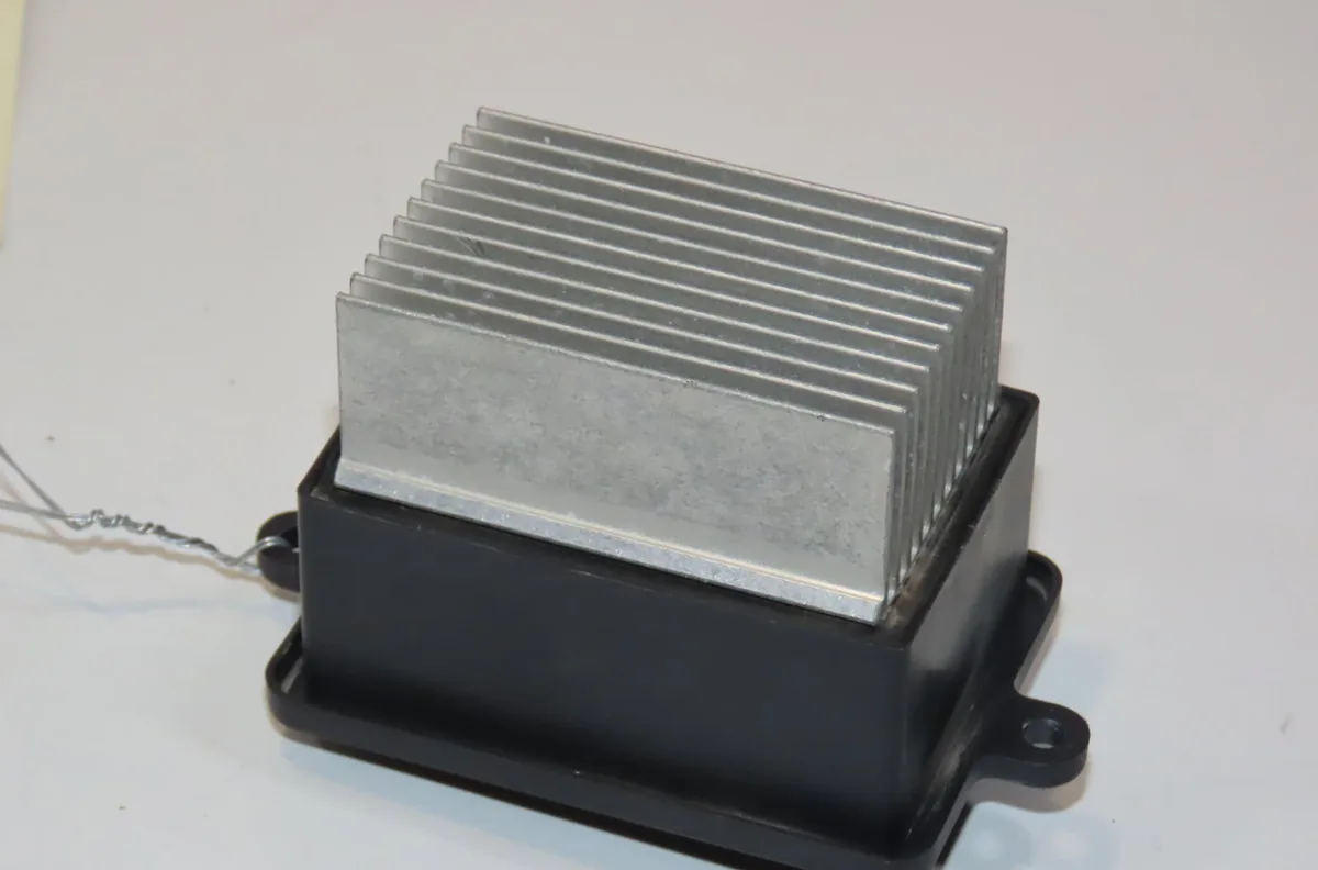 Resistance de chauffage Iveco DAILY VI Camion plate-forme-Châssis 35s18, 35c18, 40c18, 50c18, 60c18, 65c18, 70c18 (2016)