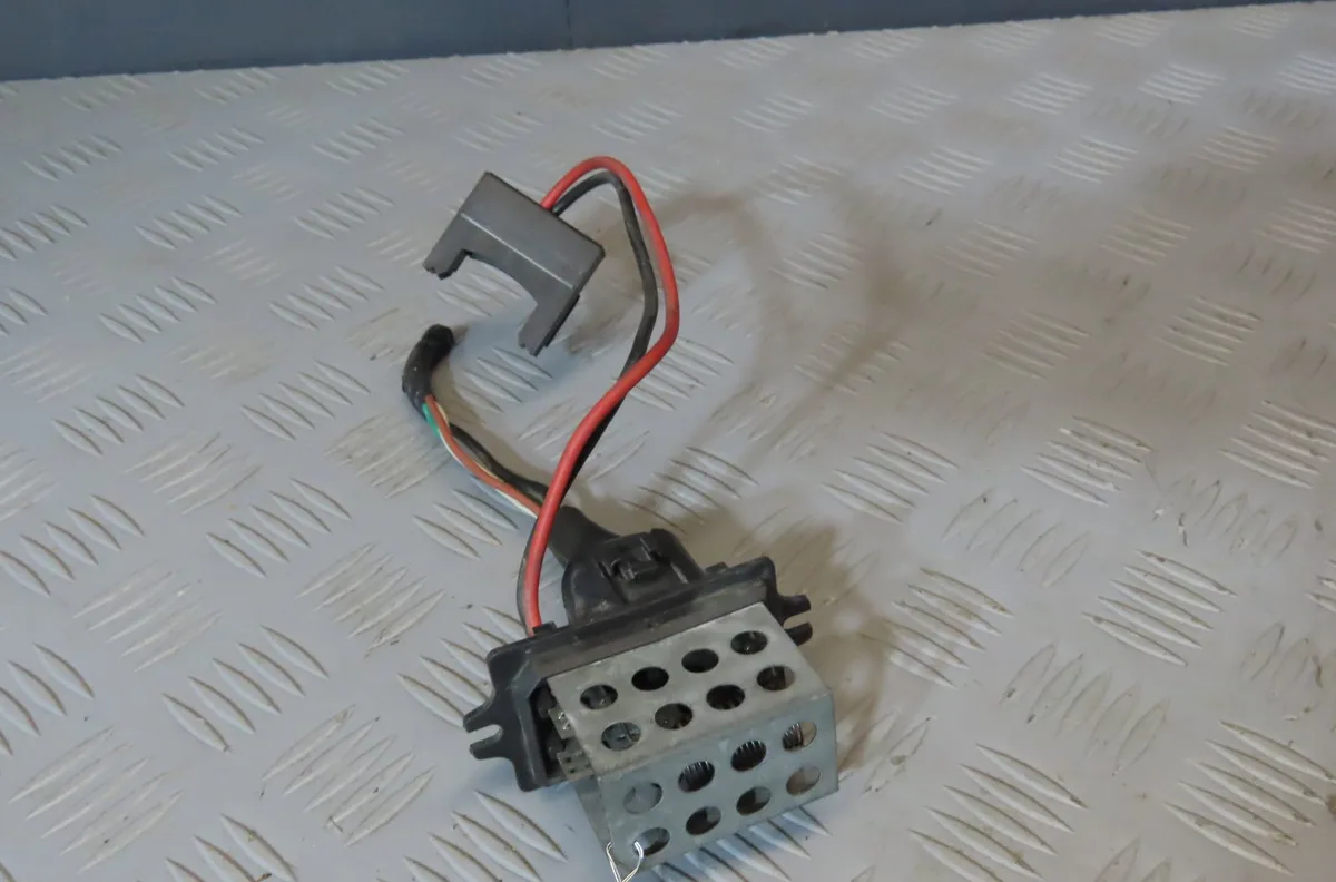 Resistance de chauffage Renault CLIO I (B-C57_, 5-357_) 1.2 (b-c-s57a, b-c57s, 5-357f, 5-357j, 5-357l, 5-357r) (1990-199