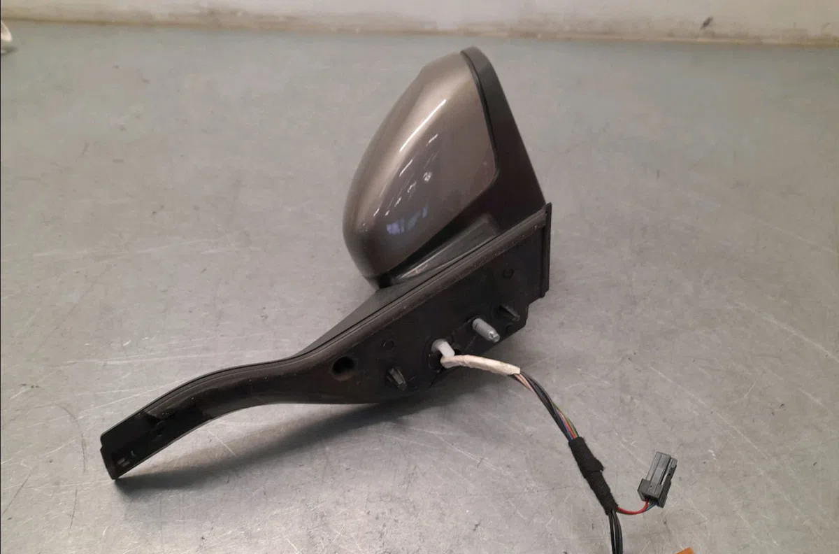 Retroviseur exterieur electrique droit Peugeot 208 I (CA_, CC_) 1.2 vti 82 (2012) occasion
