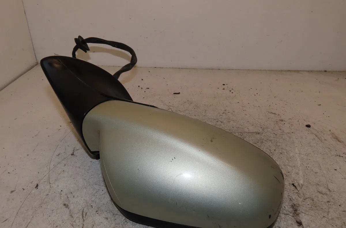 Retroviseur exterieur electrique droit Peugeot 407 (6D_) 2.0 hdi 135 (6drhrh, 6drhre, 6drhrg, 6drhrj) (2004-2010) 4 port