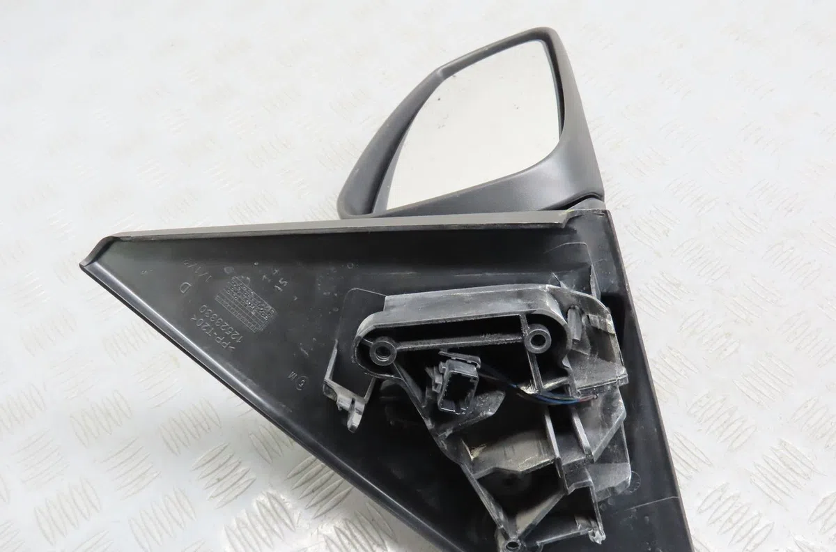 Retroviseur exterieur electrique droit Renault MEGANE III 3-5 portes (BZ0-1_, B3_) 1.2 tce (bz16, bz28) (2013) occasion