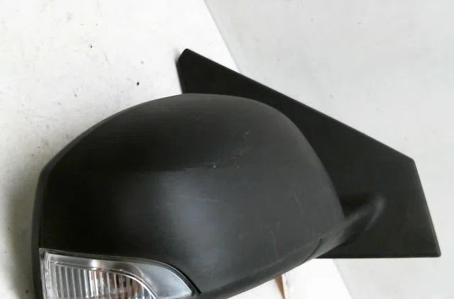 Retroviseur exterieur electrique droit Renault MEGANE III Grandtour (KZ0-1) 1.5 dci (kz1m, kz1w, kz0r) (2009) occasion