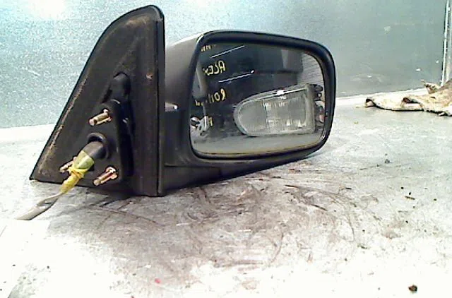 Retroviseur exterieur electrique droit Toyota COROLLA Liftback (_E11_) 2.0 d (ce110) (1997-2000) occasion