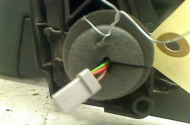 Retroviseur exterieur electrique gauche Mitsubishi COLT VI (Z3_A, Z2_A) 1.5 di-d (z39a) (2004-2012) occasion