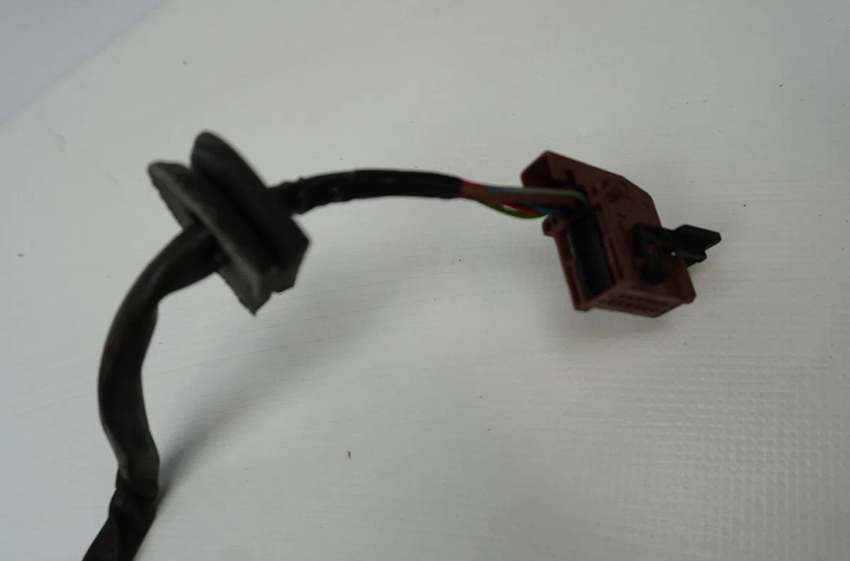 Retroviseur exterieur electrique gauche Peugeot 407 (6D_) 2.0 hdi 135 (6drhrh, 6drhre, 6drhrg, 6drhrj) (2004-2010) 4 por