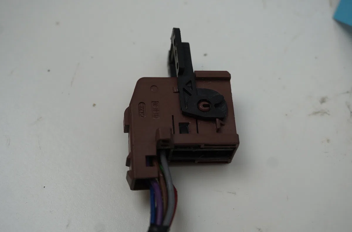 Retroviseur exterieur electrique gauche Peugeot 407 SW (6E_) 2.2 (2004-2005) occasion