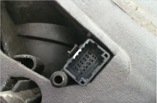 Retroviseur exterieur electrique gauche Renault CLIO III (BR0-1, CR0-1) 1.6 16v (br05, br0b, br0y, br15, br1j, br1m, br1