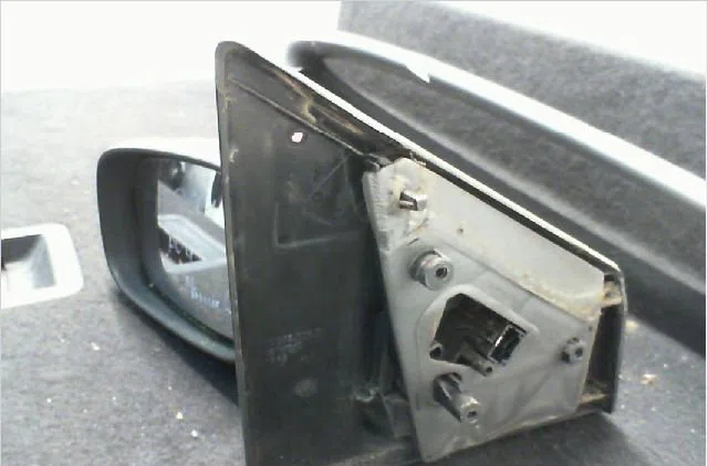 Retroviseur exterieur electrique gauche Renault CLIO III (BR0-1, CR0-1) 1.6 16v (br05, br0b, br0y, br15, br1j, br1m, br1