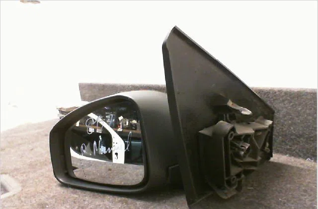 Retroviseur exterieur electrique gauche Renault MEGANE III 3-5 portes (BZ0-1_, B3_) 1.5 dci (bz0c) (2008-2015) 5 portes 