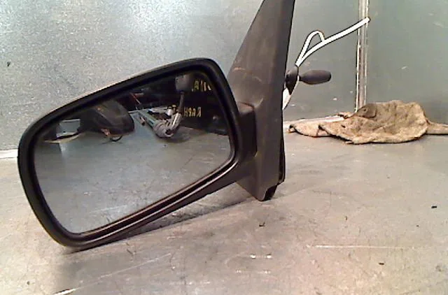 Retroviseur exterieur electrique gauche TOYOTA YARIS 2000 occasion
