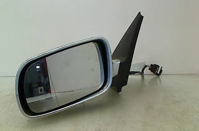 Retroviseur exterieur electrique gauche Volkswagen BORA I (1J2) 1.9 tdi 4motion (1998-2002) occasion