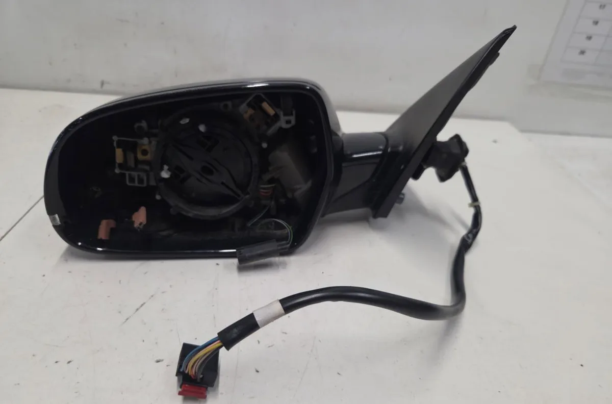 Retroviseur exterieur gauche AUDI A4 3 AVANT PHASE 1 BREAK occasion