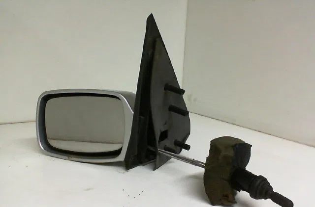 Retroviseur exterieur gauche FORD FIESTA IV Phase 1 09-1995--09-1999 1.25i occasion