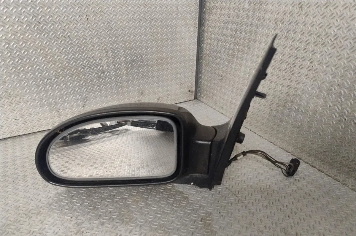 Retroviseur exterieur gauche FORD FOCUS 1  FOCUS 1 occasion