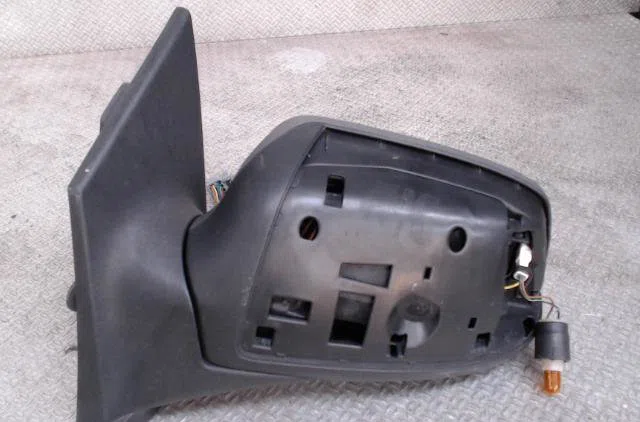Retroviseur exterieur gauche FORD FOCUS 2  FOCUS 2 PHASE 1 CABRIOLET occasion