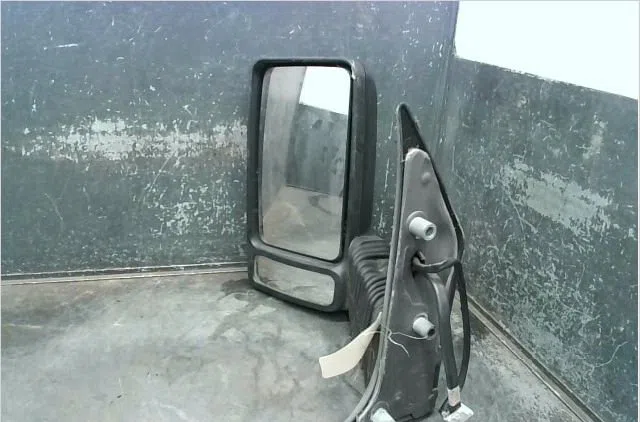 Retroviseur exterieur gauche Iveco DAILY III Camionnette 35 c 17, 35 s 17 (2005-2006) occasion