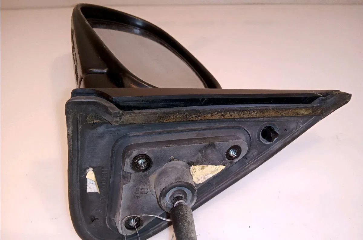 Retroviseur exterieur gauche Nissan MICRA II (K11) 1.0 i 16v (1992-2000) occasion