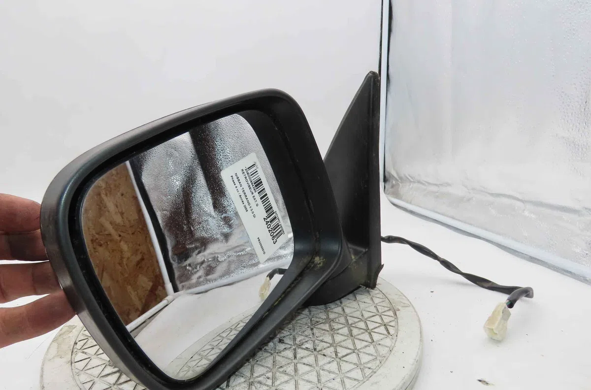 Retroviseur exterieur gauche NISSAN TERRANO II occasion