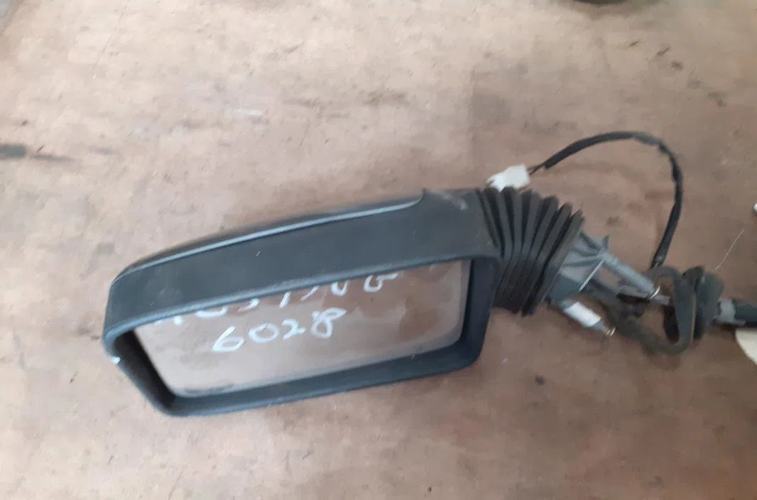Retroviseur exterieur gauche Peugeot 405 I (15B) 1.9 sport mi-16 (1987-1992) occasion