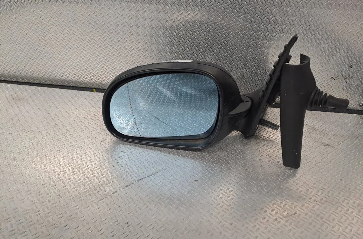 Retroviseur exterieur gauche Peugeot 406 (8B) 1.8 16v (1995-2000) occasion