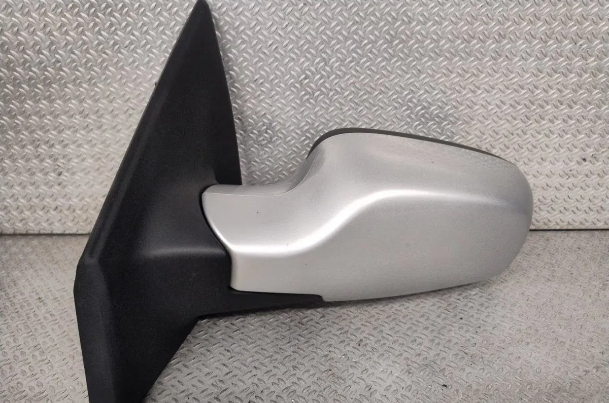 Retroviseur exterieur gauche Renault CLIO III (BR0-1, CR0-1) 1.4 16v (2005-2012) occasion