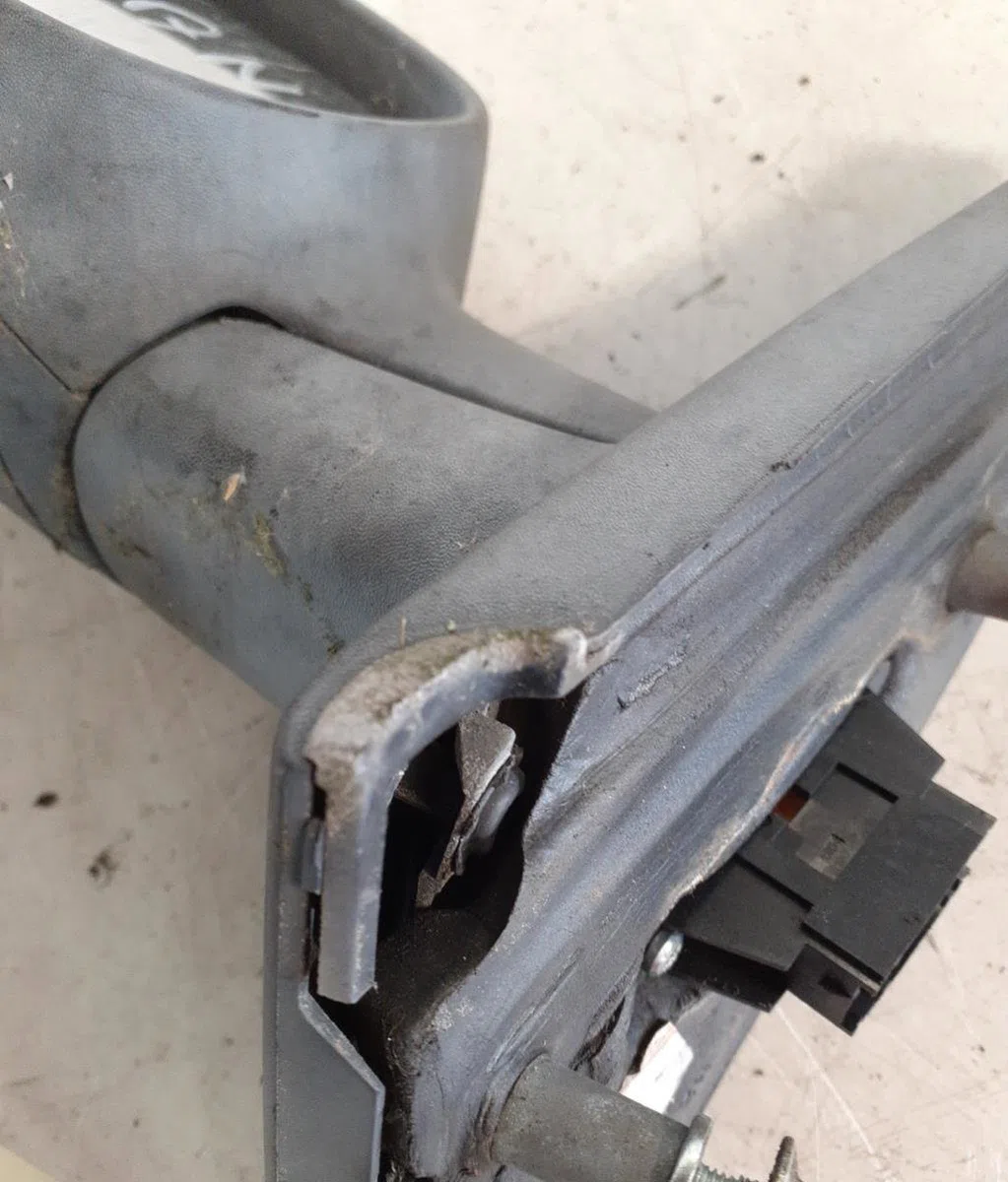 Retroviseur exterieur gauche Renault MEGANE I Coupé (DA0-1_) 1.6 e (da0f) (1996-1999) occasion