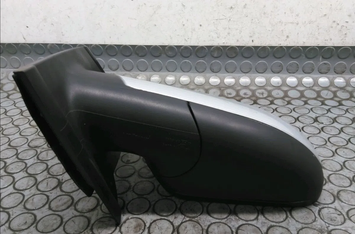 Retroviseur exterieur gauche Volkswagen FOX 3-5 portes (5Z1, 5Z3, 5Z4) 1.4 tdi (2005-2009) occasion